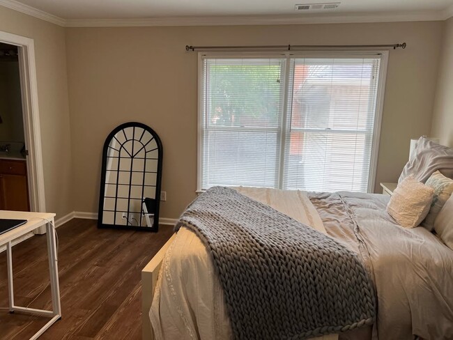 Building Photo - 23 Mt Vernon Cir