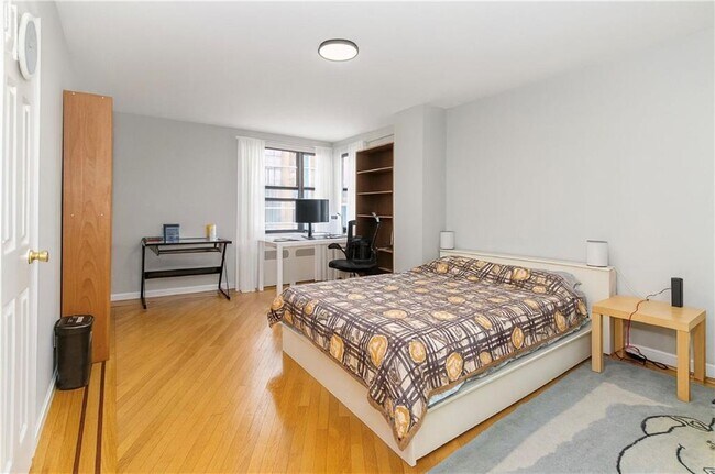 Building Photo - 50 Brighton 1st Rd