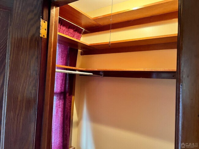 Building Photo - 27 John St