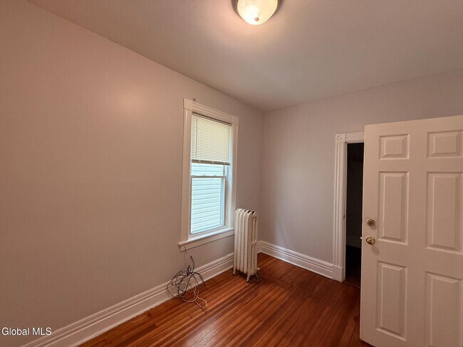 Building Photo - 531 Hamilton St