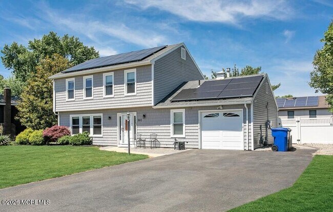 Building Photo - 960 Green Hill Blvd