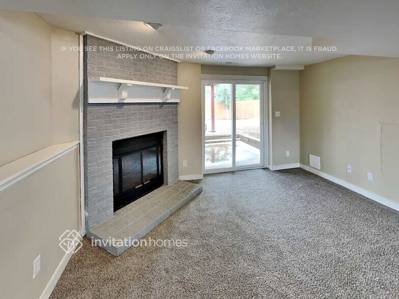 Building Photo - 18773 E Napa Dr