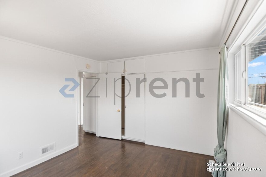 Building Photo - 1257 77th Ave