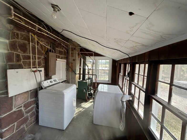 Utility Room - 1520 Harvey Ln