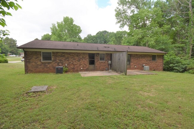 Building Photo - Lexington Duplex