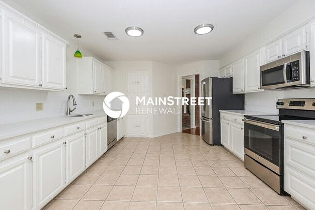 Building Photo - 4 Bedroom Pet-Friendly Home in Arlington, TX with Main Street Renewal