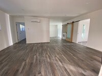 Building Photo - 2423 La Presa Ave