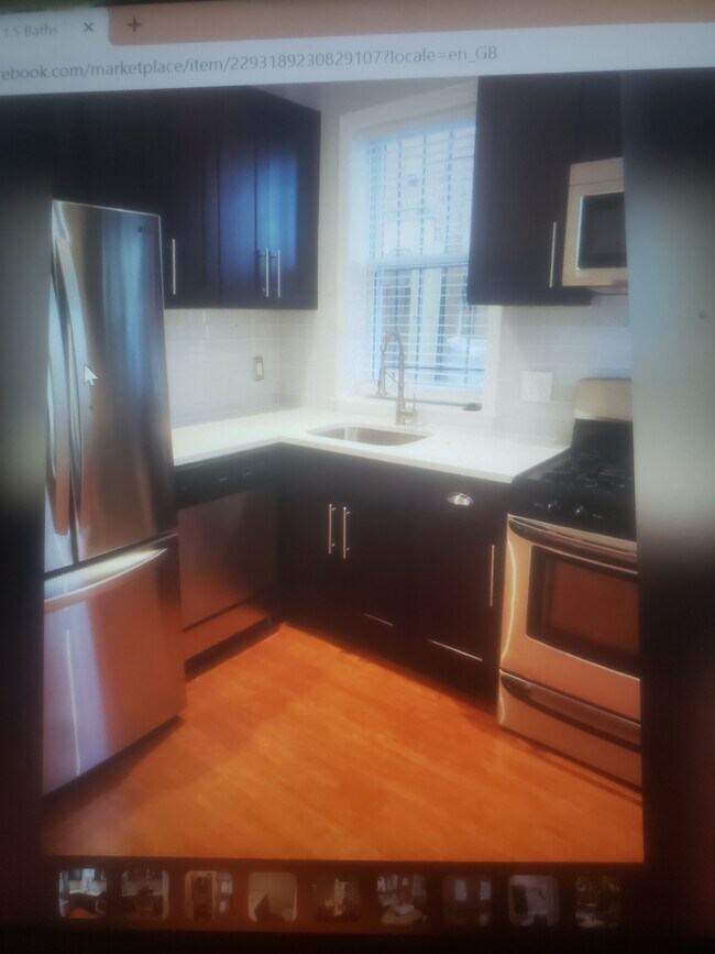 Building Photo - 415 Elm St NW