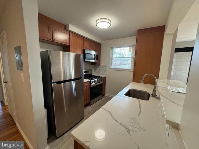 Building Photo - 500 S Courthouse Rd