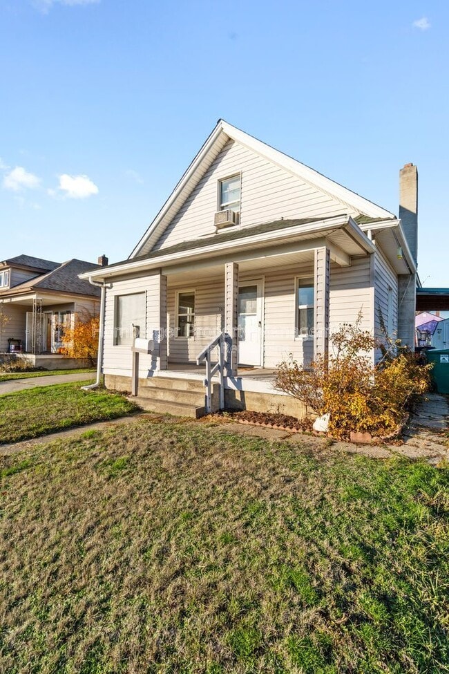 Building Photo - 707 E Providence Ave