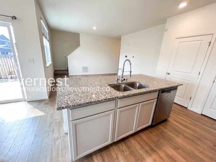 Building Photo - 10477 Castor Dr