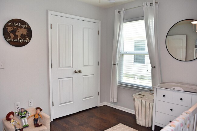 Building Photo - 461 Fanny Ann Way