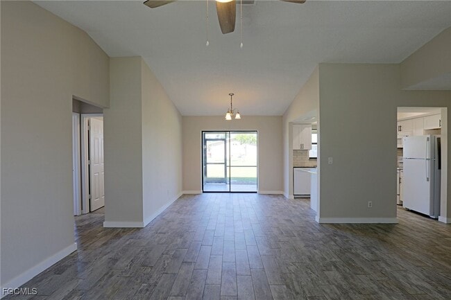 Building Photo - 629 SW Santa Barbara Pl