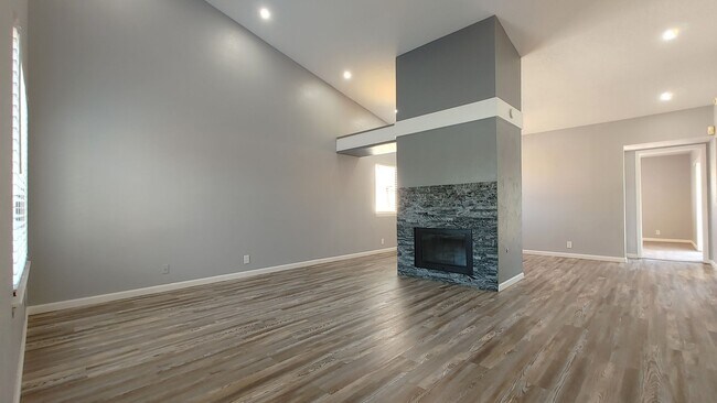 Building Photo - Complete Remodel In Highly Desirable NE Heights