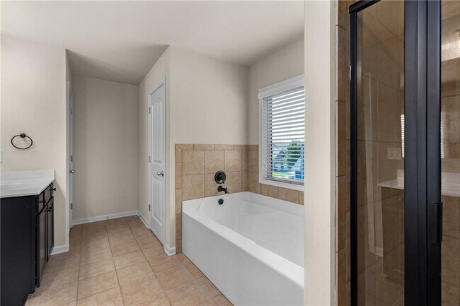 Building Photo - 2340 Cain Cir