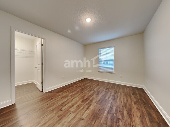 Building Photo - 60 Elcano Ln