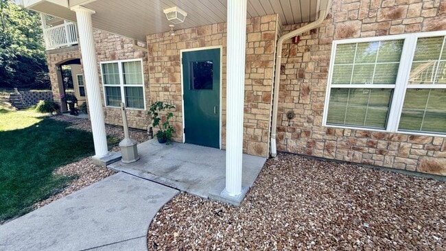 Building Photo - 1301 Tracy Ave