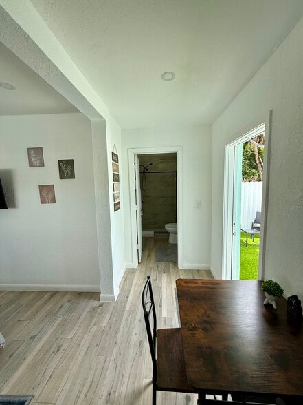 Building Photo - 1213 NW 4th Ave