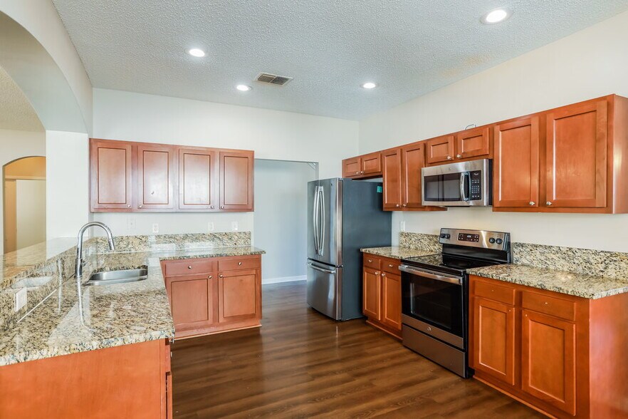 Building Photo - 2411 Watermill Dr