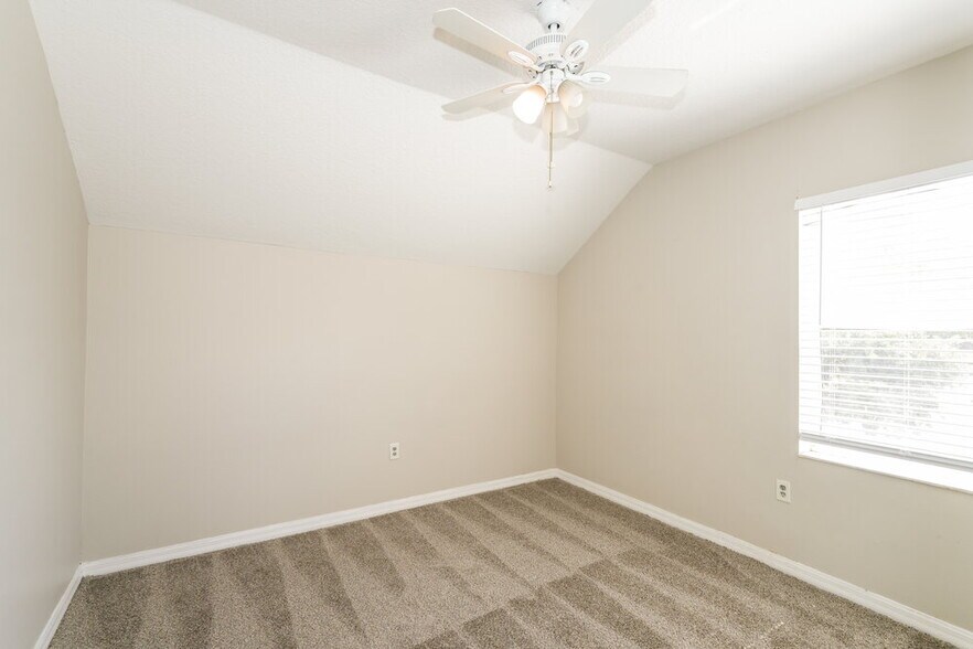 Building Photo - 10334 Summerview Cir