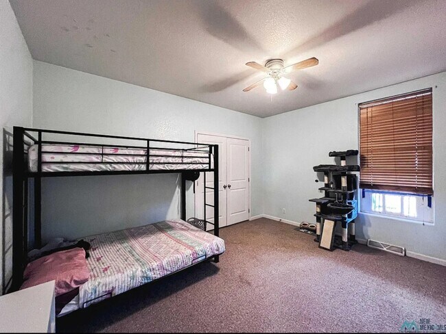 Building Photo - Navajo