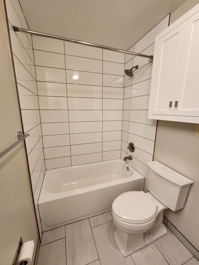 Building Photo - Updated 1BR Condo at the Edge of Boulder –...