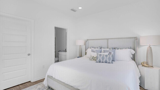 Building Photo - 13634 Logan Pl