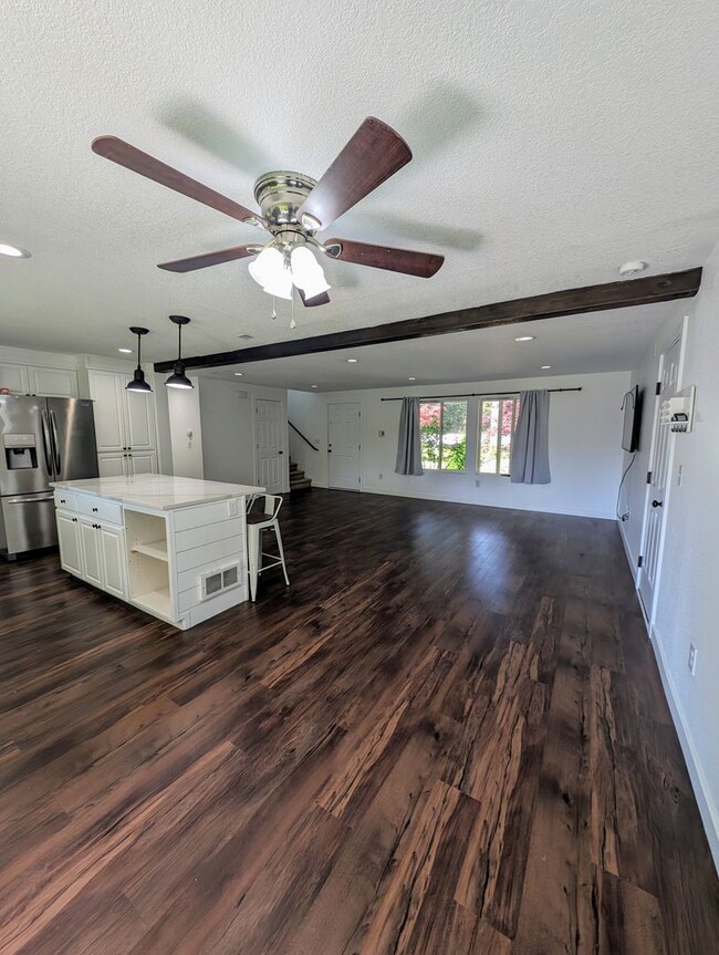 Building Photo - Large 4 Bedroom Home for rent in PO - Over Two Acres and Room to Roam!