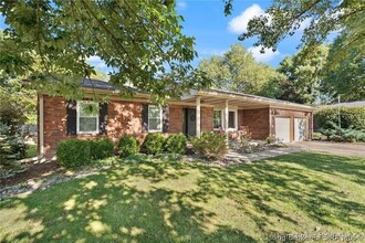 Building Photo - 917 Brentwood Ct