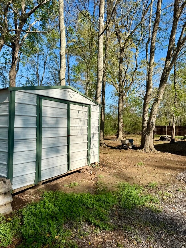 Building Photo - 215 Martin-Prejean Rd