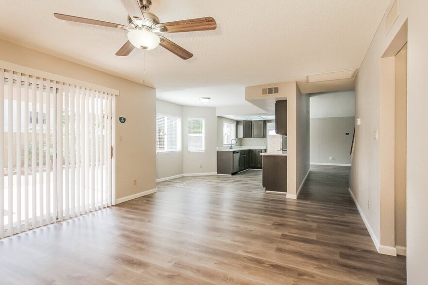 Building Photo - 4045 W Avenida Del Sol