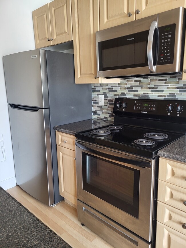 Building Photo - 1005 Chillum Rd