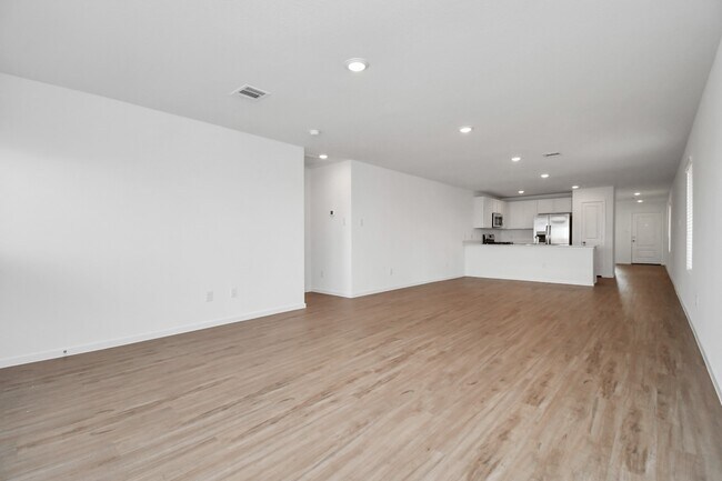Building Photo - 1611 Windrose Bnd
