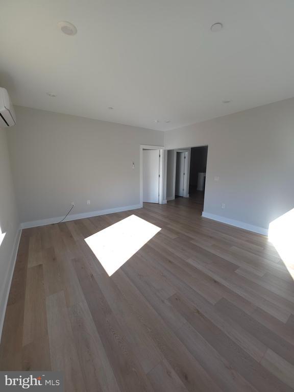 Building Photo - 3503 Midvale Ave