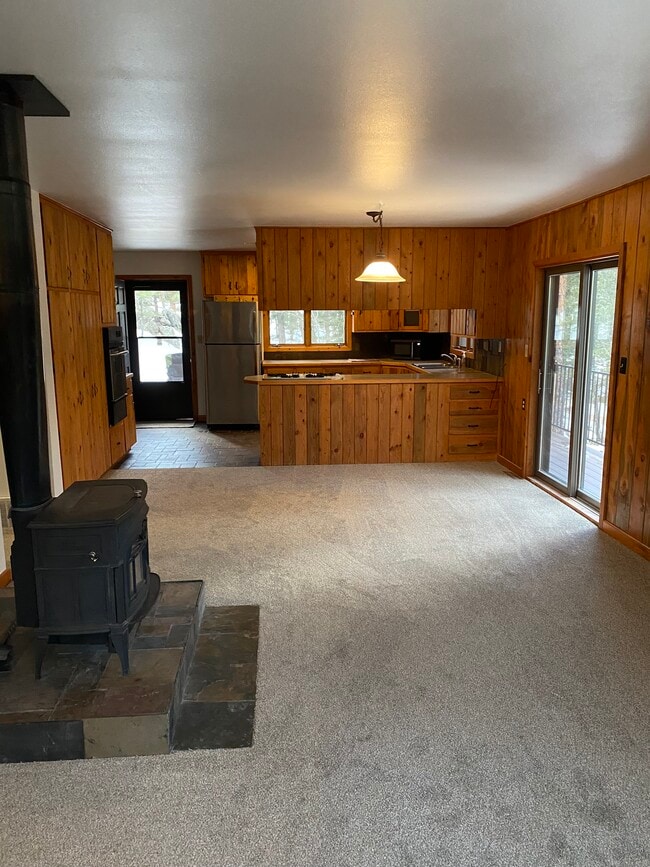 Building Photo - 304 Cabin Creek Rd