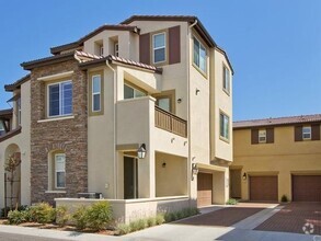 Building Photo - 3 Bedroom Temecula Town Home in Alegre Com...