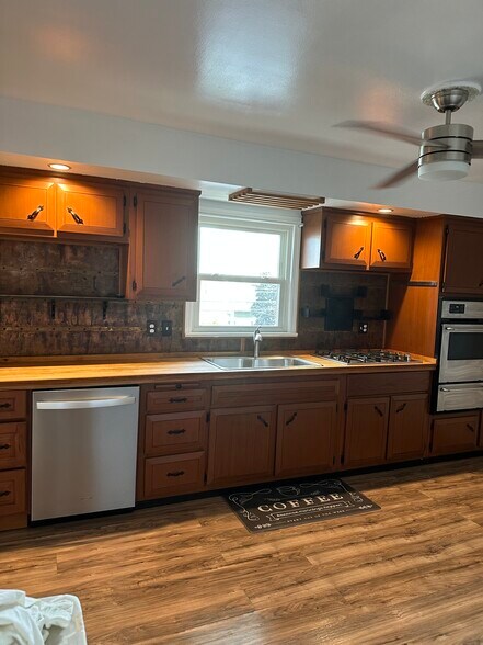 Kitchen - 33B Hussa St