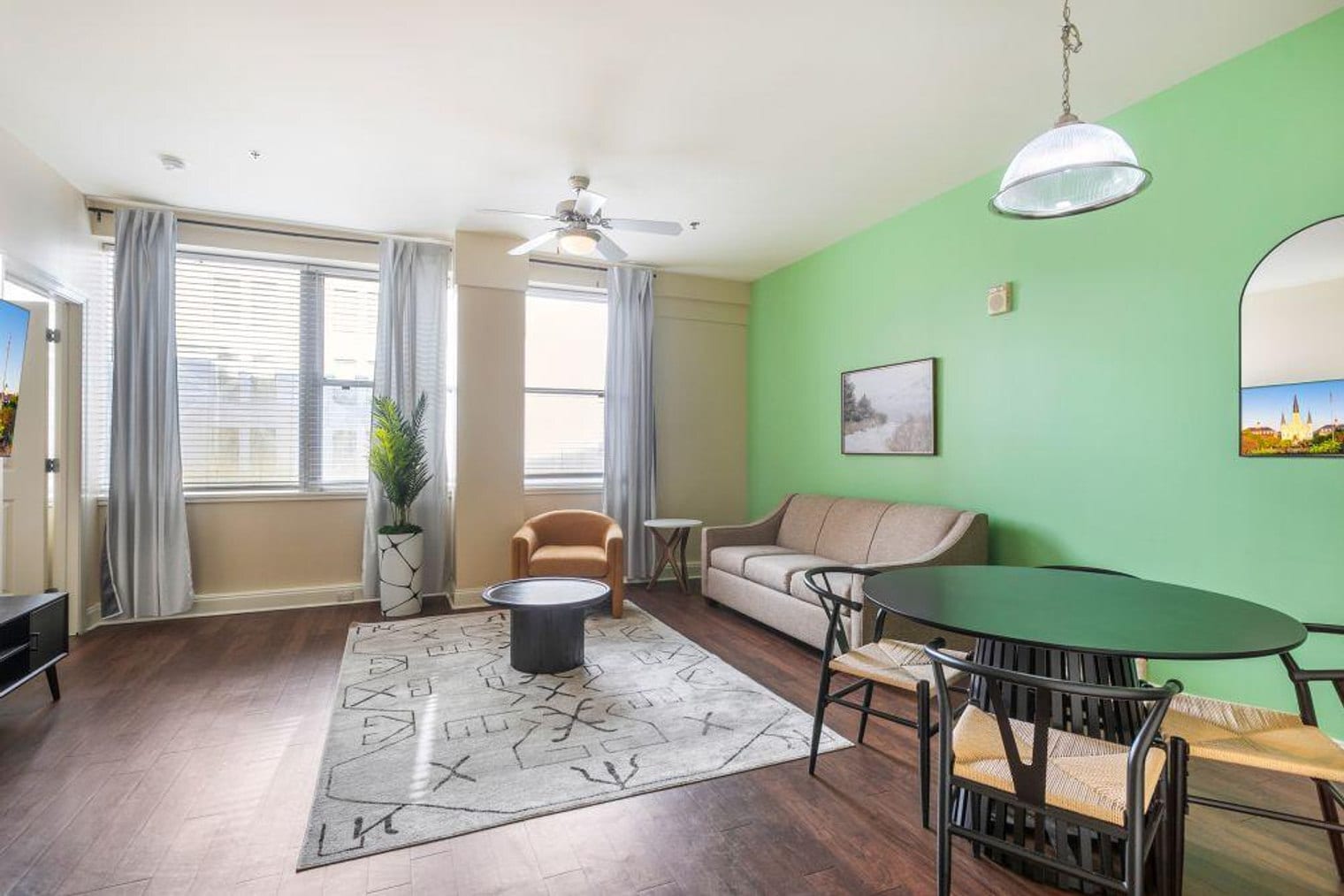 Building Photo - 925 Common St