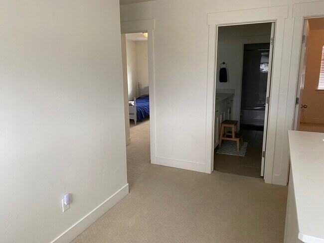 Building Photo - 238 E 370 N