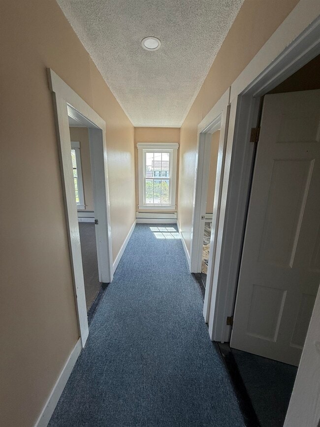 Building Photo - 526 Canaan St