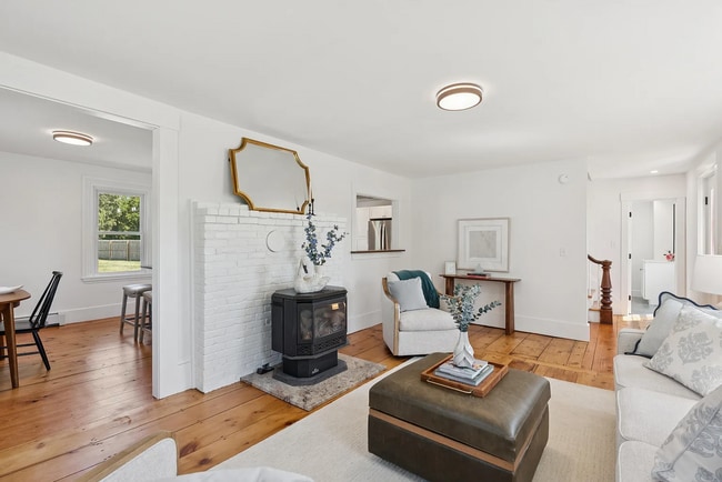 Building Photo - Modern Comfort Meets Country Charm in Cumberland