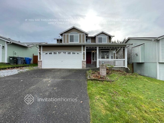 Building Photo - 1608 St Ct E