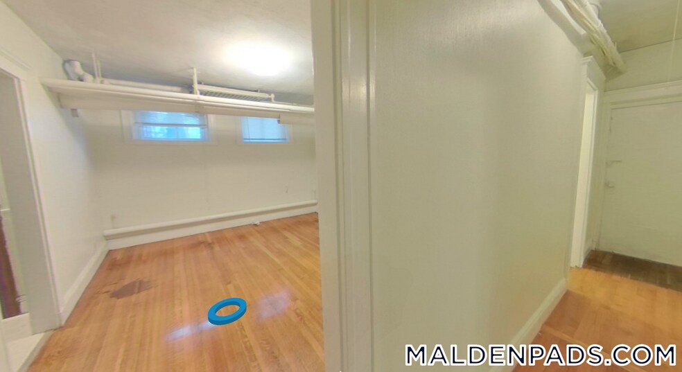 Building Photo - 94 Maple St