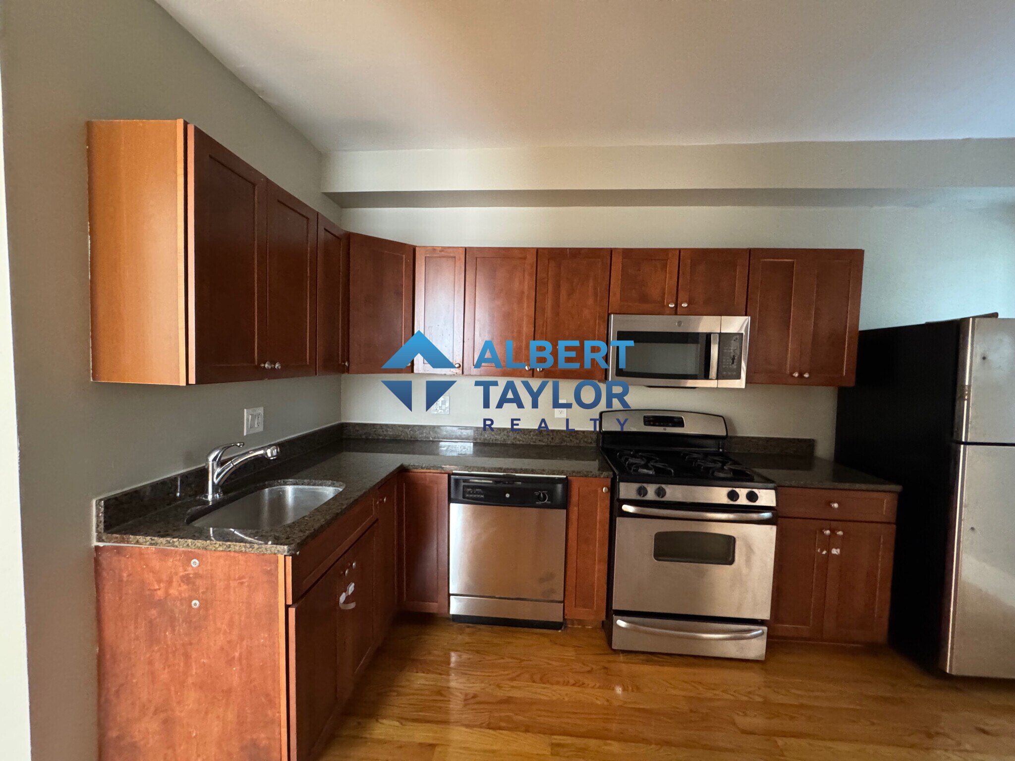 Building Photo - 62 Fayston St