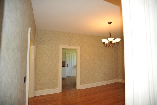 Building Photo - 8071 River Rd