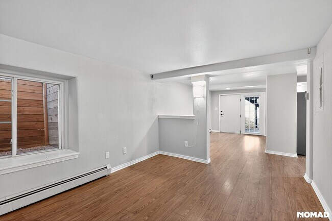 Building Photo - 30 W Navajo St