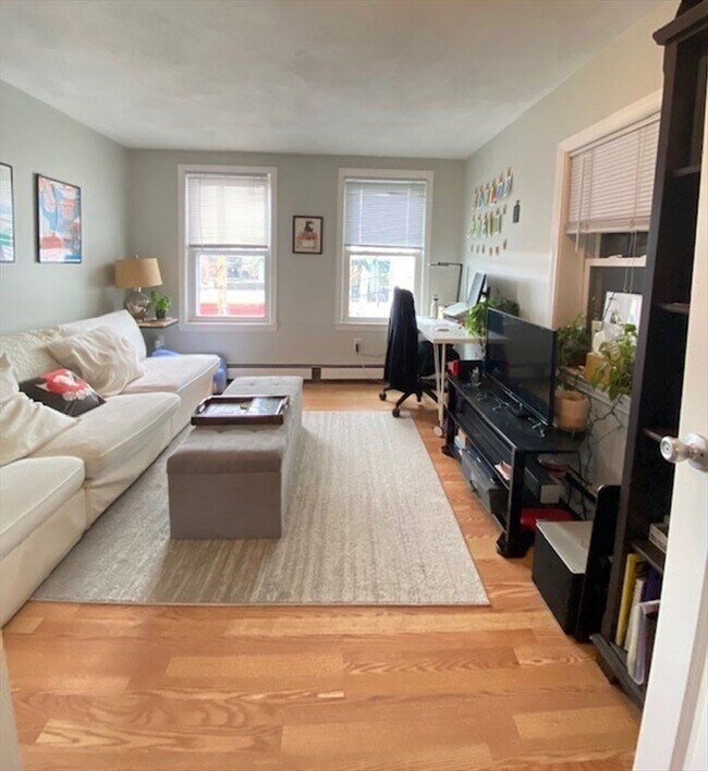 Primary Photo - 137 Chelsea St
