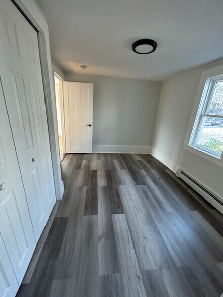 Front bedroom - 73 Essex St