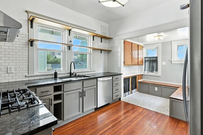 Building Photo - 2965 Harris Street