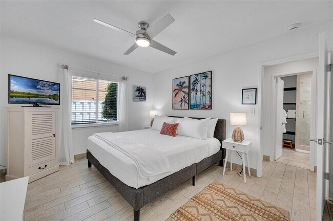 Building Photo - 1300 Mango Isle